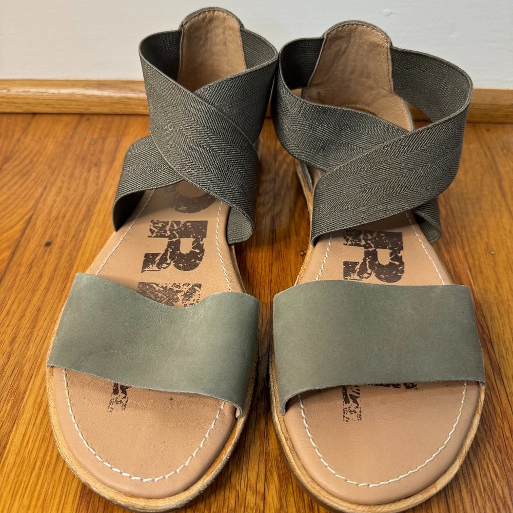 Sorel Ella Sandal - Olive - Size 6